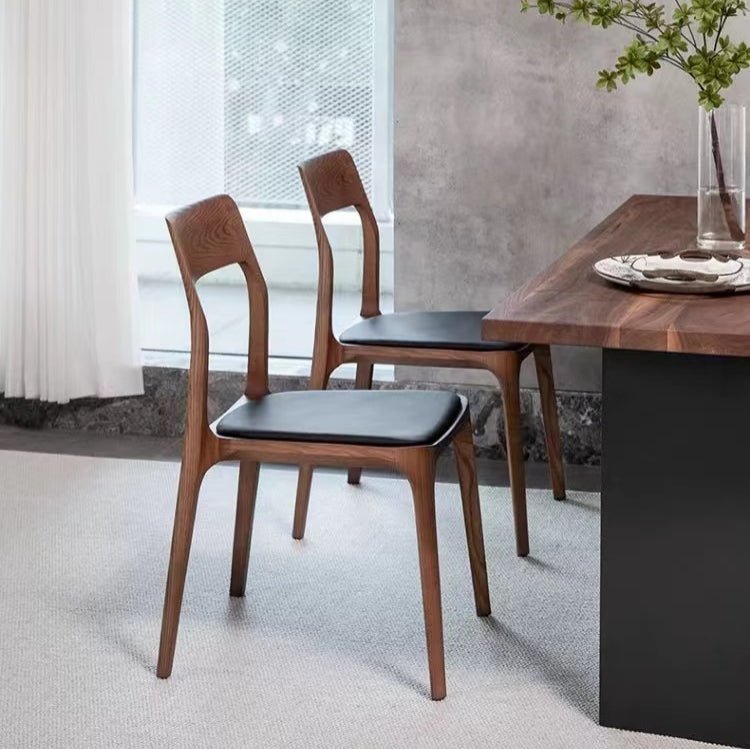 A Set Of 2 Hans CH3 Dining Chairs, Dark Oak, Light Oak - Joe’s Haven