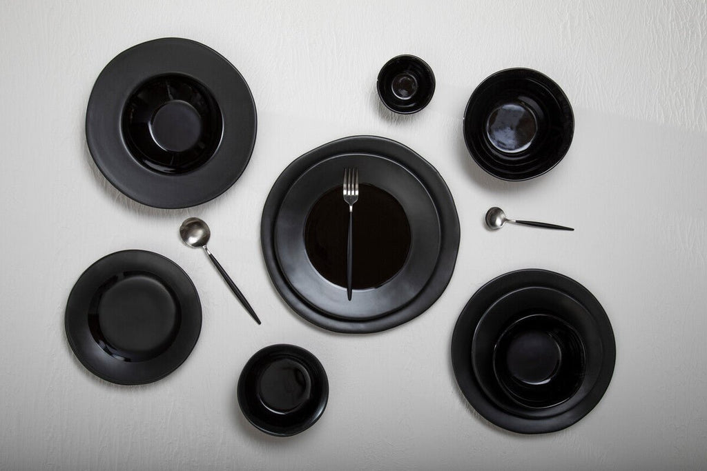 Avie 16 Piece Matte Silver And Black Cutlery Set - Joe’s Haven