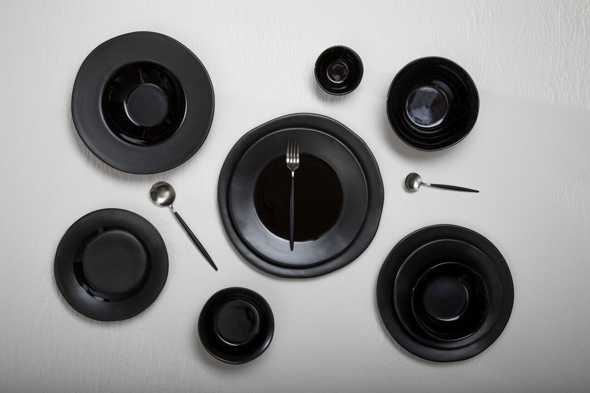 Avie 16 Piece Matte Silver And Black Cutlery Set - Joe’s Haven