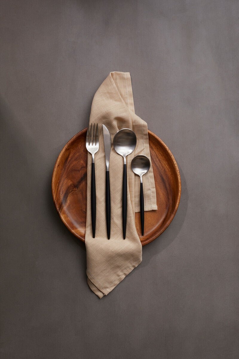 Avie 16 Piece Matte Silver And Black Cutlery Set - Joe’s Haven