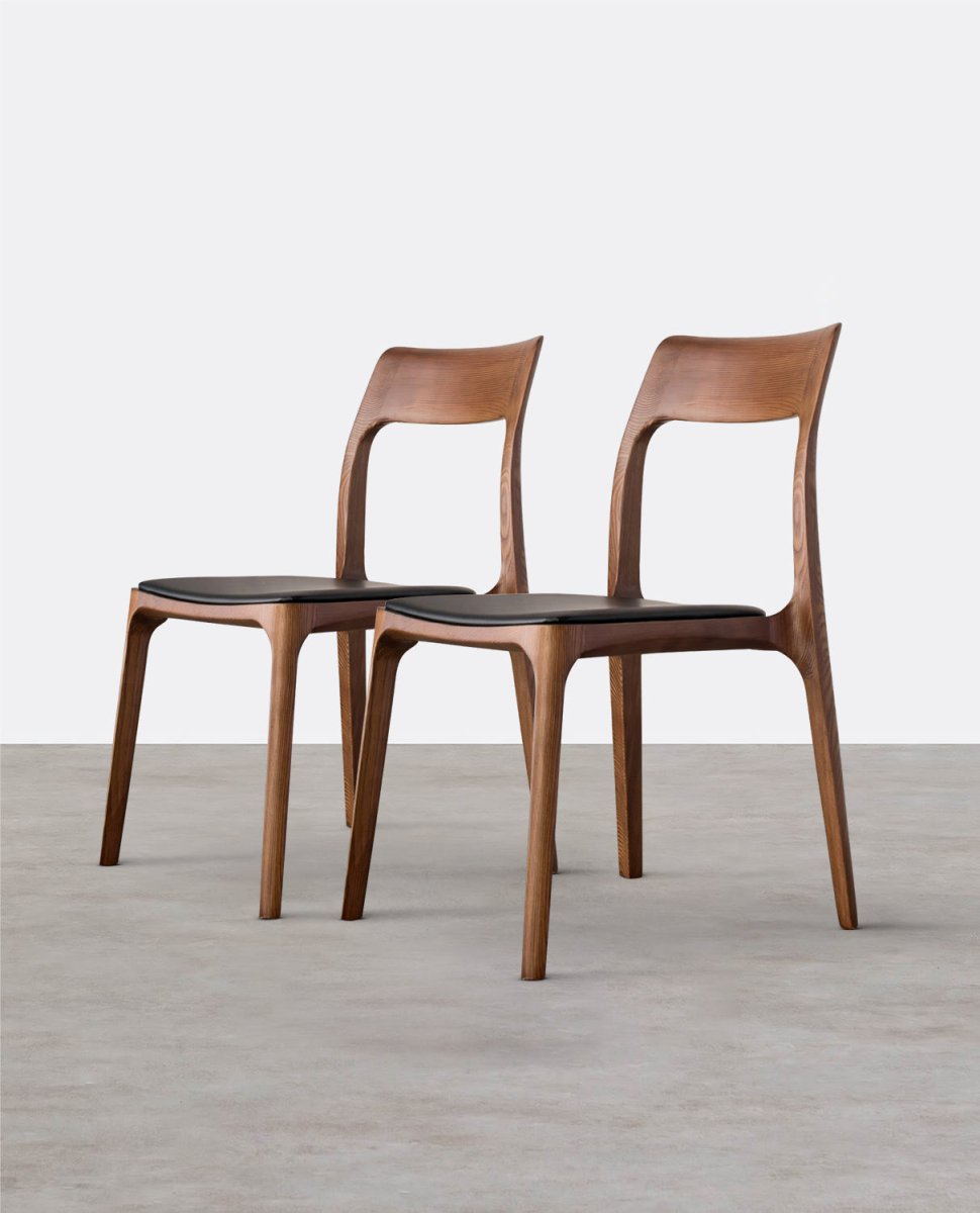 A Set Of 2 Hans CH3 Dining Chairs, Dark Oak, Light Oak - Joe’s Haven