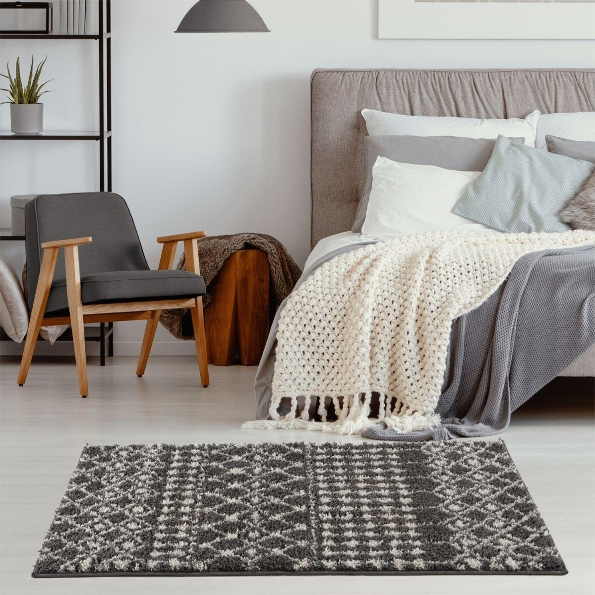 Moroccan Dark Grey Shaggy Rug | 1040 - Joe’s Haven