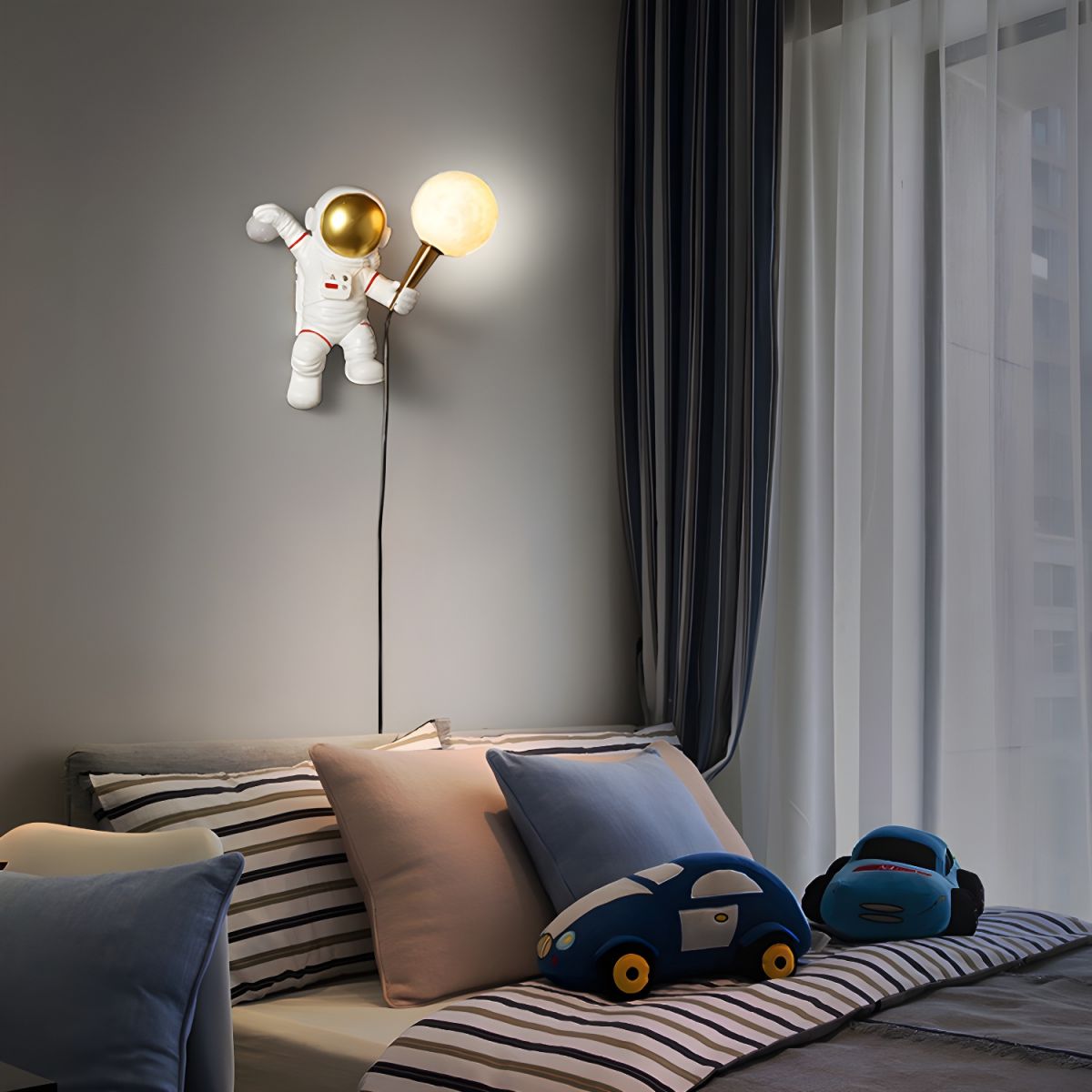 Astronaut LED Wall Light Plug In Moon Globe Kids Bedroom UK - Joe’s Haven