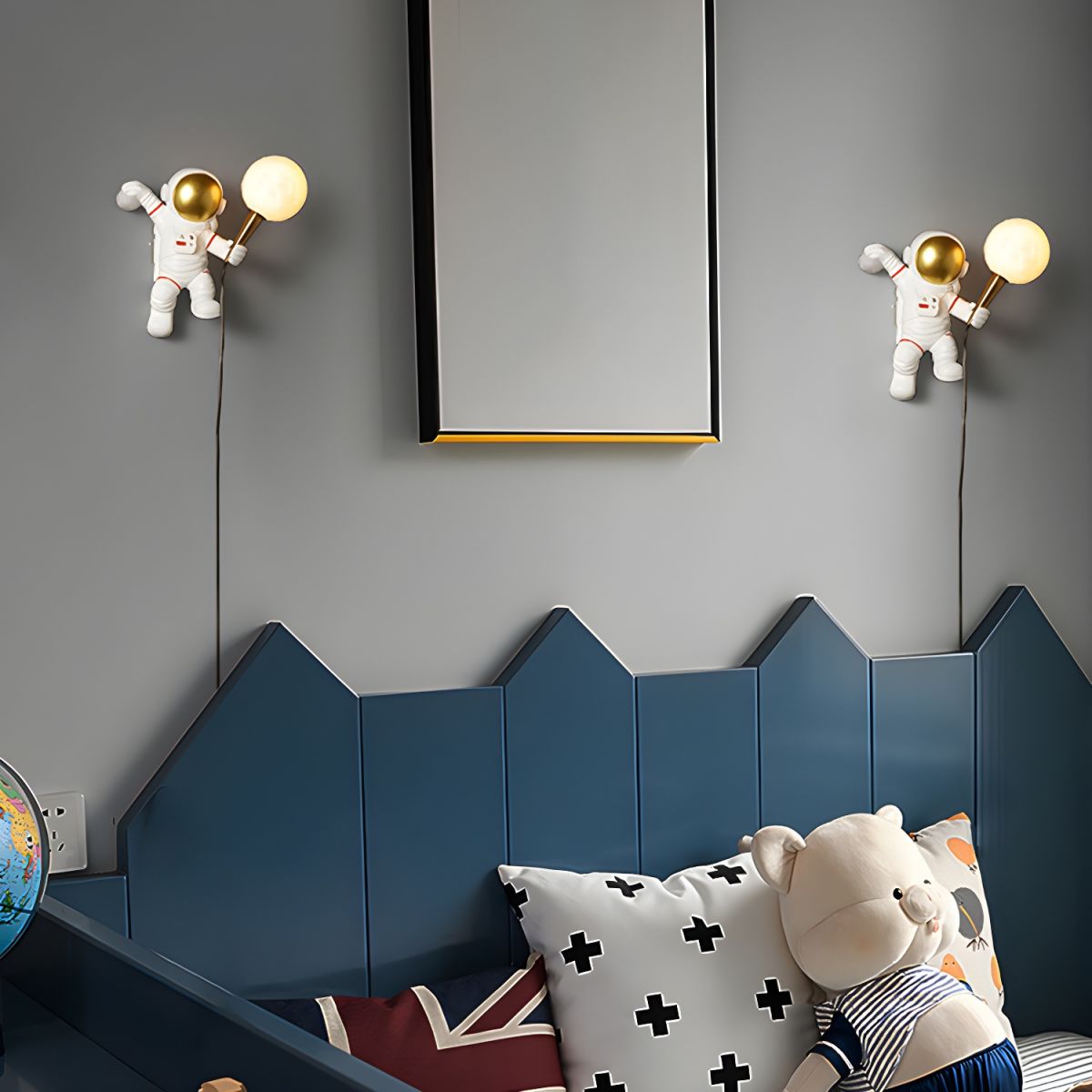 Astronaut LED Wall Light Plug In Moon Globe Kids Bedroom UK - Joe’s Haven