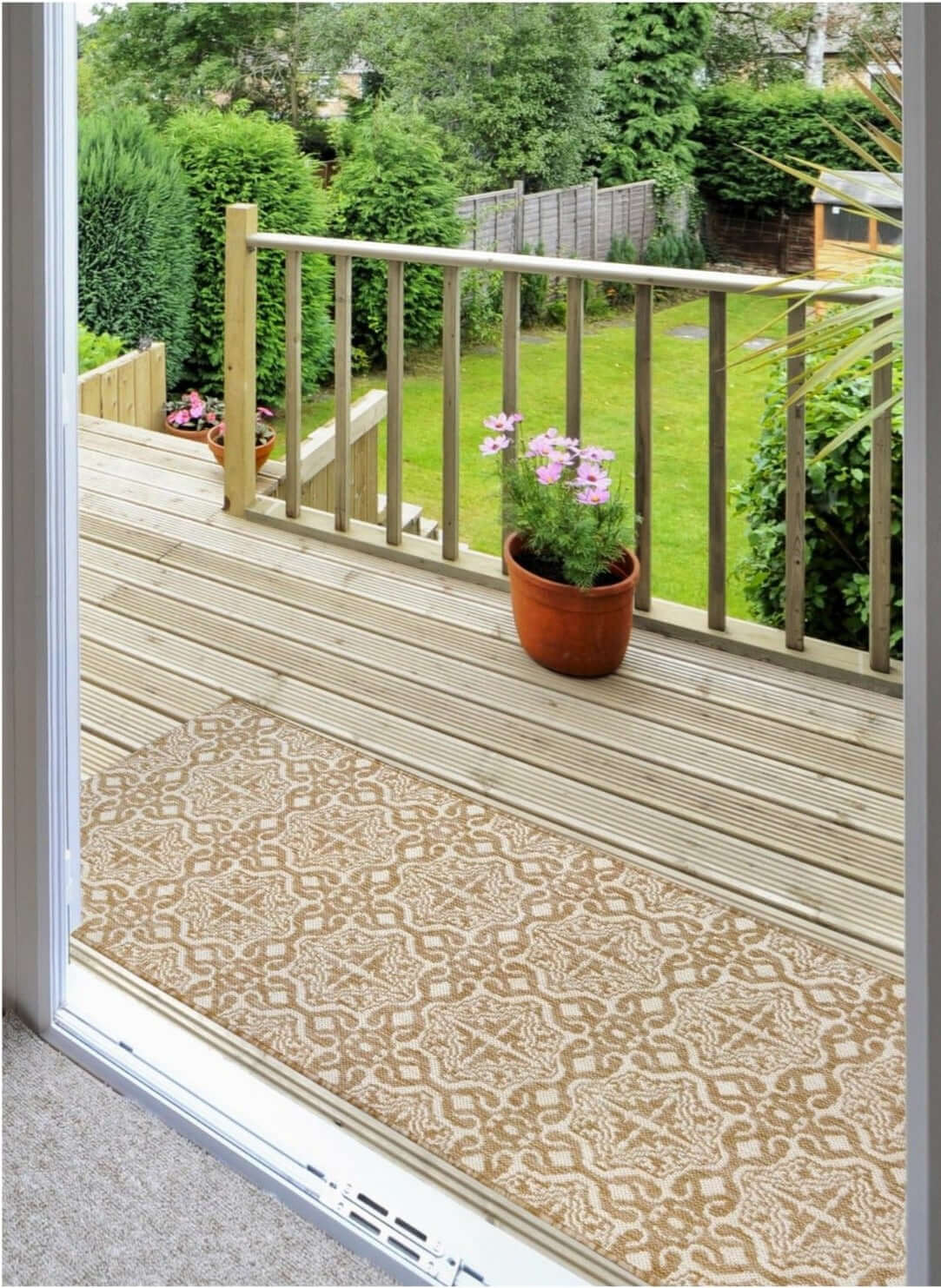 County Victorian Indoor/Outdoor Rug | 11647A - Joe’s Haven
