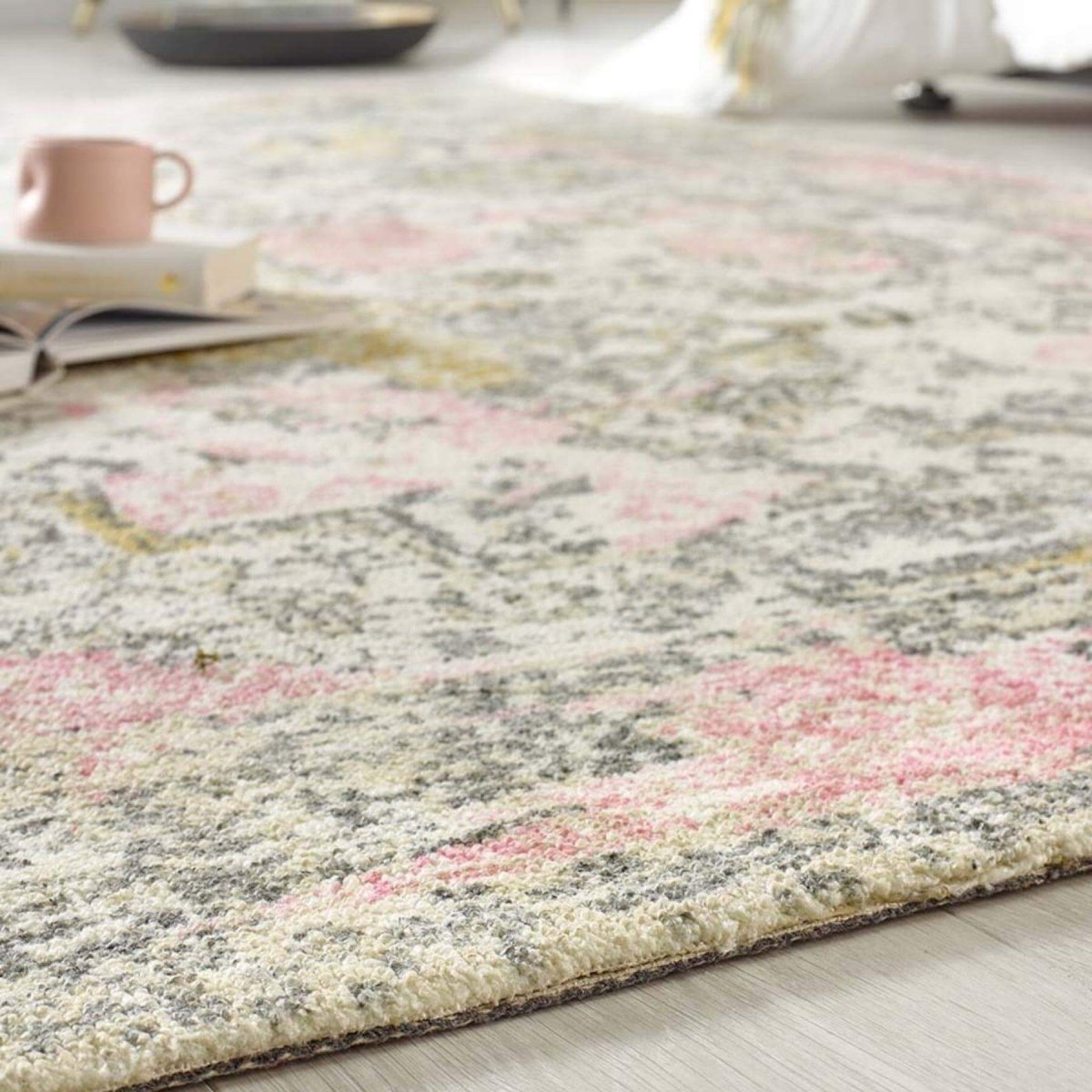 Vogue Vintage Pink Rug - Joe’s Haven