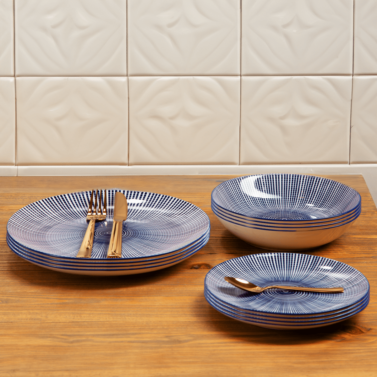 Maya 12 Piece Blue And White Dinner Set - Joe’s Haven
