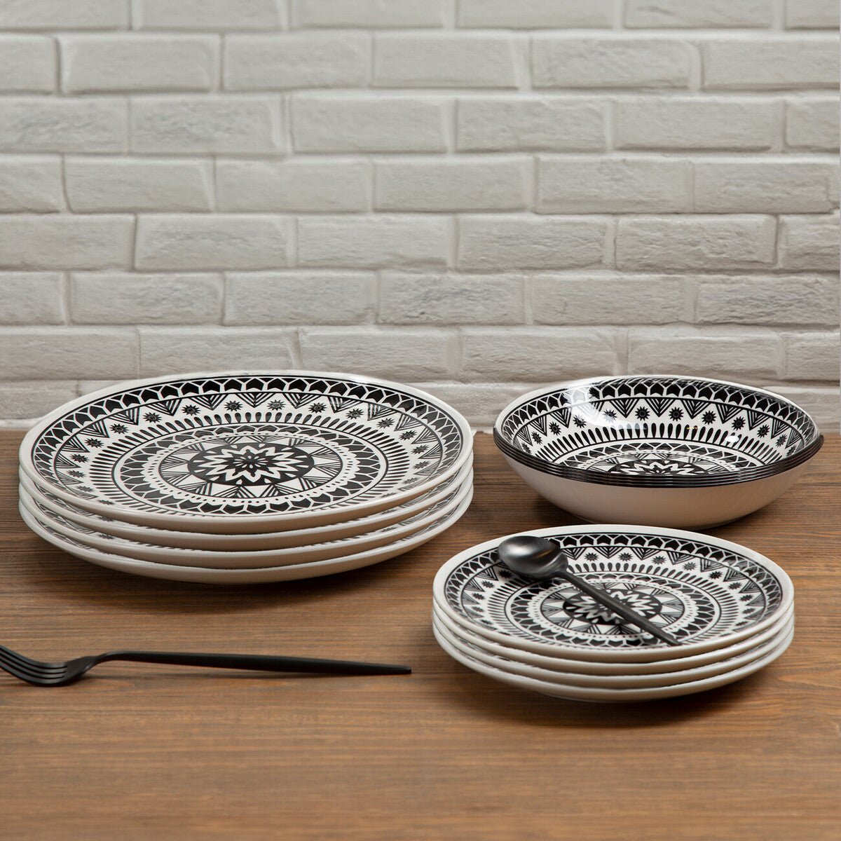 Maya 12 Piece Black And White Dinner Set - Joe’s Haven