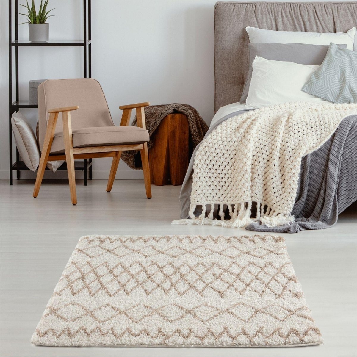 Moroccan Ivory Beige Shaggy Rug | 930 - Joe’s Haven