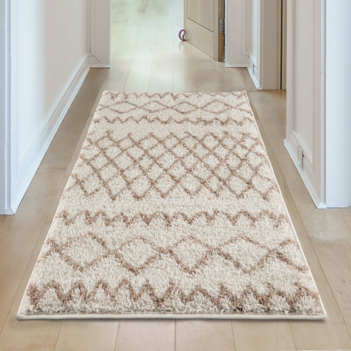 Moroccan Ivory Beige Shaggy Rug | 930 - Joe’s Haven
