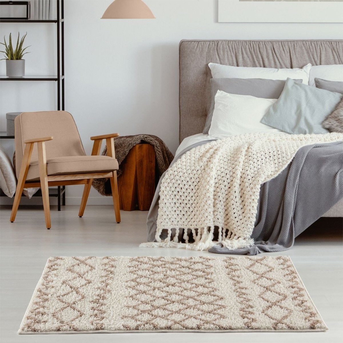 Moroccan Ivory Beige Shaggy Rug | 930 - Joe’s Haven