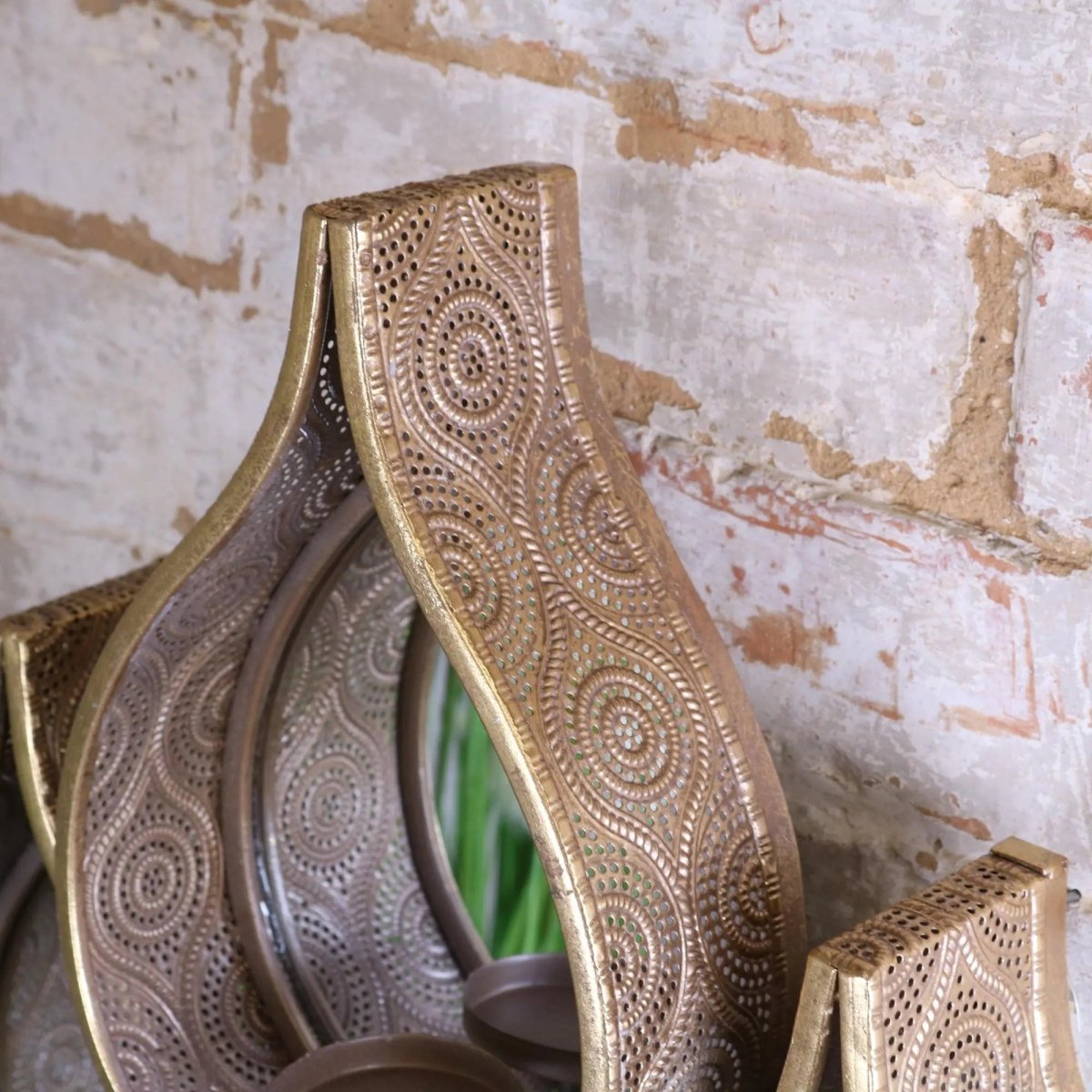 Belluri Raindrop Mirror with Candle Holders - Joe’s Haven