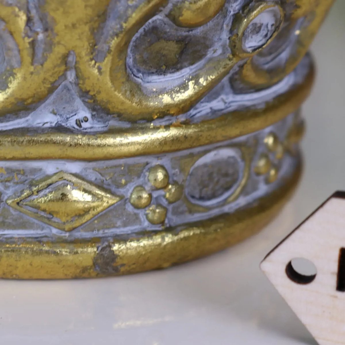 Ziro Crown Candle Holder Vintage Style - Joe’s Haven