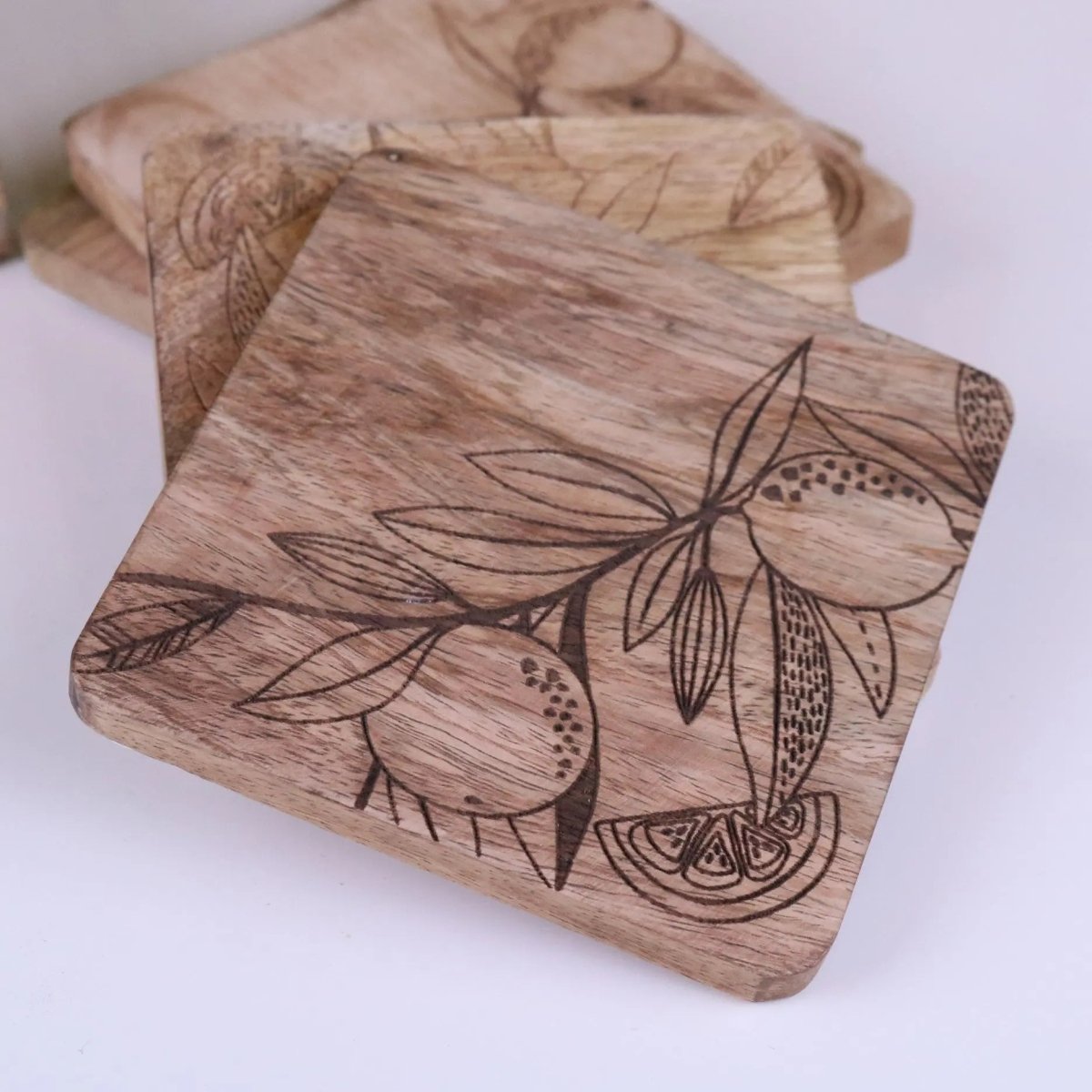 Saitras Mango Wood Coasters Engraved Citrus Design - Joe’s Haven