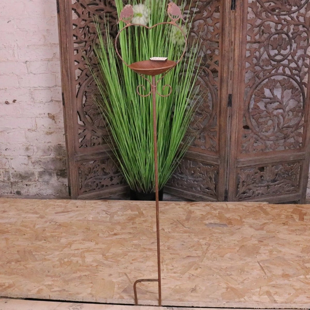 Virala Heart Shape Bird Feeder Rusted Metal Finish - Joe’s Haven