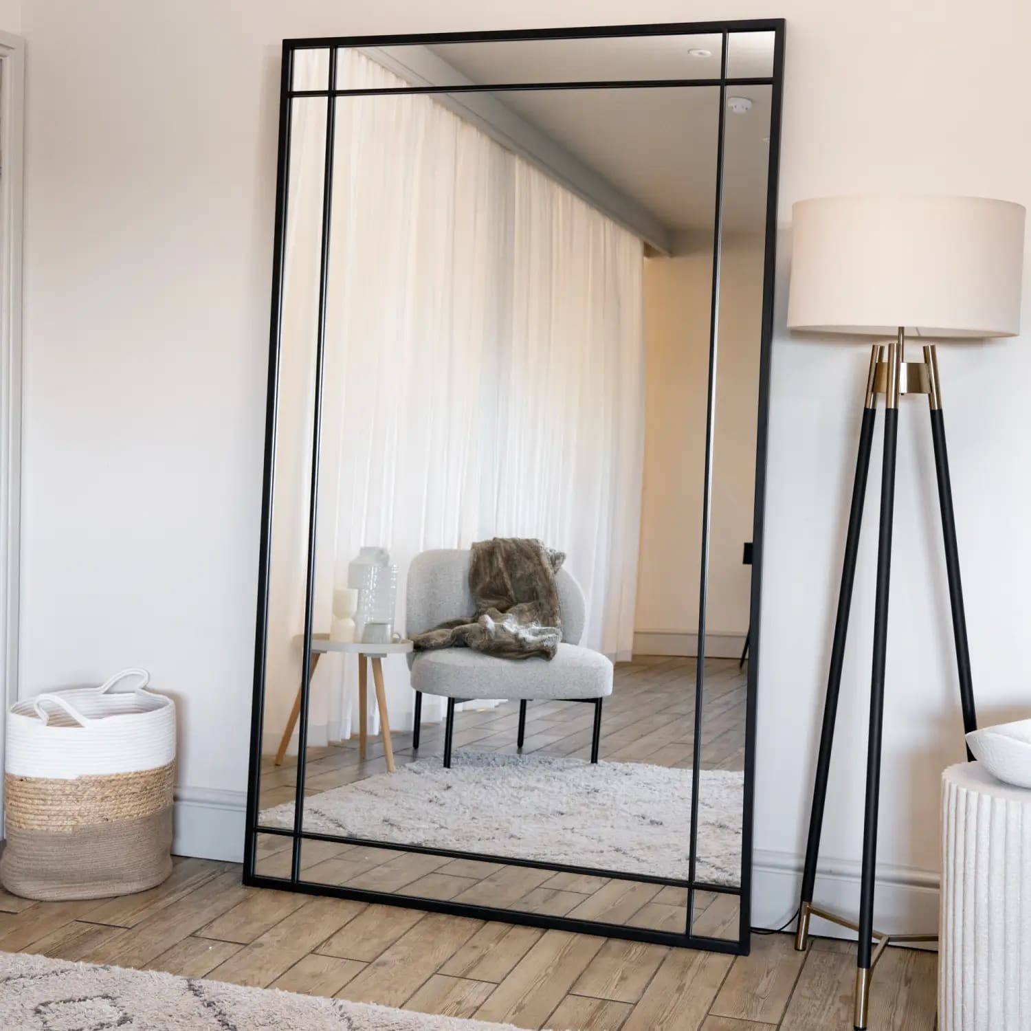 Aimi - Full Length Black Metal Rectangle Window Mirror - 180cm x 105cm. - Joe’s Haven