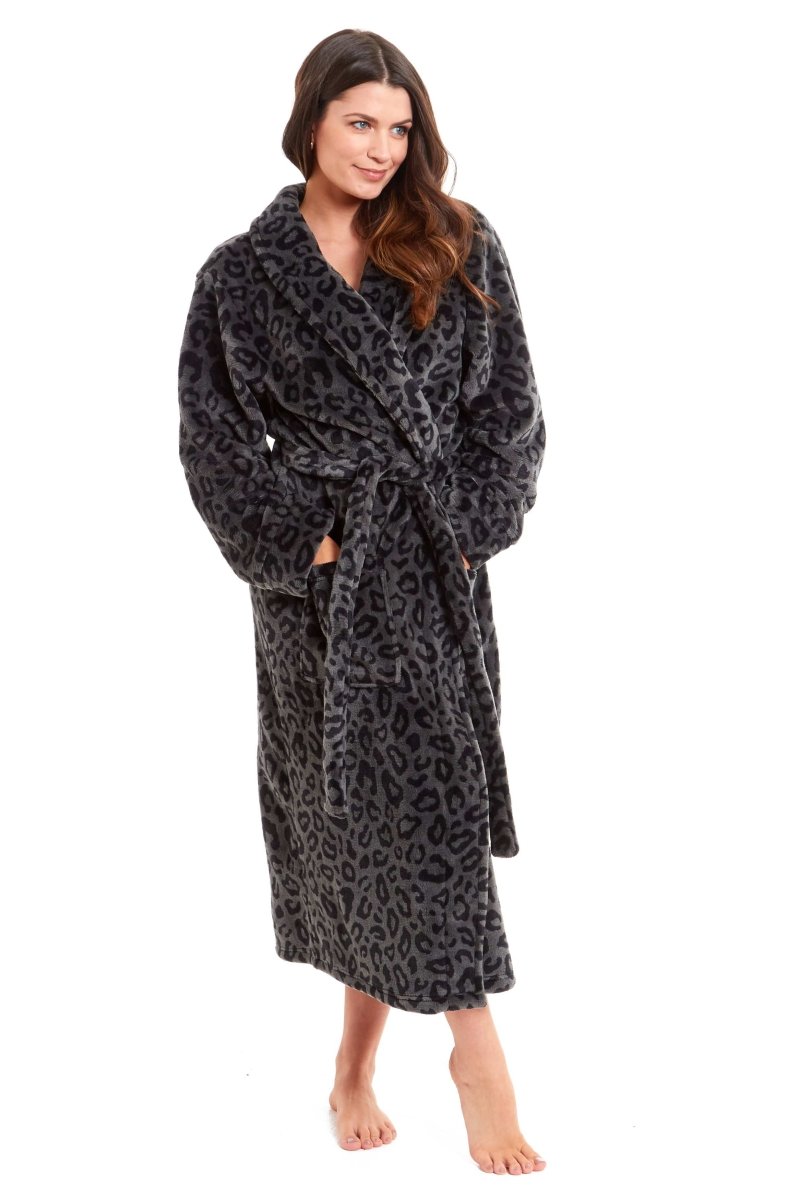 OLIVIA ROCCO Robe Women's Black Leopard Print Plush Fleece Long With Shawl Collar Pockets - Joe’s Haven