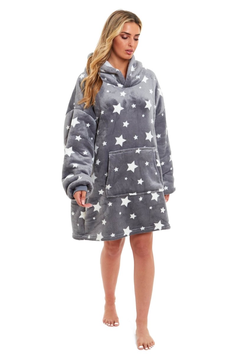 OLIVIA ROCCO Oversized Hooded Blanket Reversible Sherpa Fleece Grey Stars Easy Care - Joe’s Haven