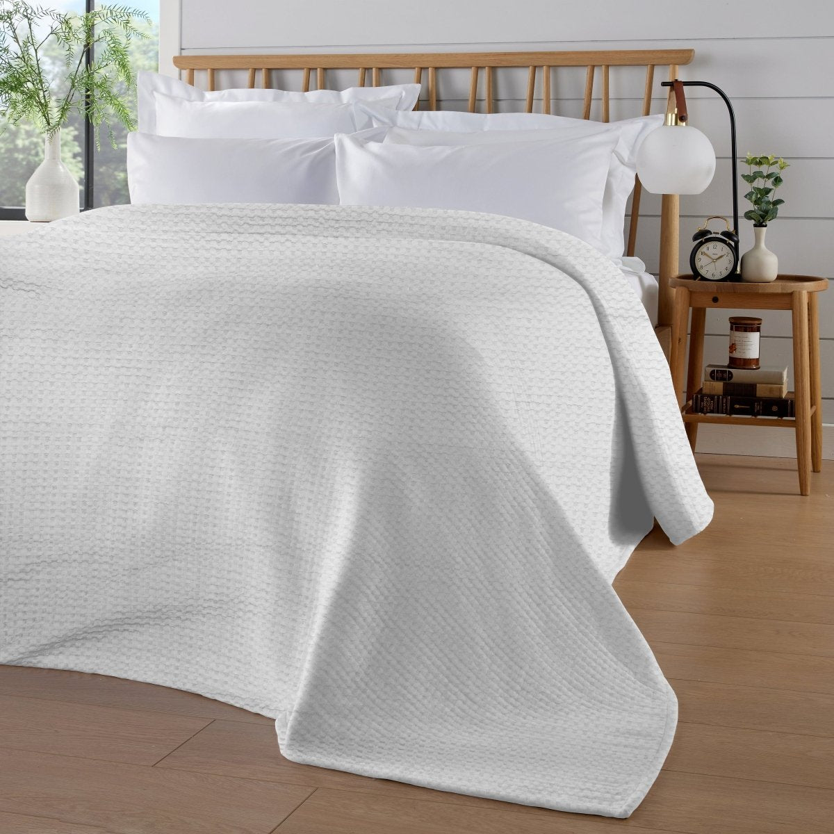 Florian Checked Throw Blanket - White - Joe’s Haven