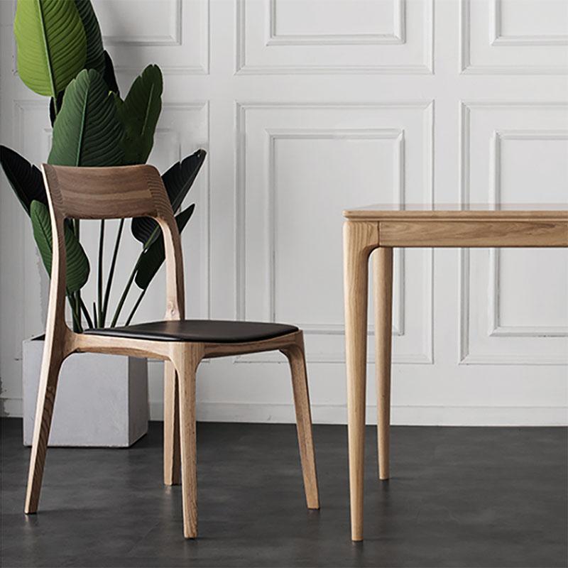 A Set Of 2 Hans CH3 Dining Chairs, Dark Oak, Light Oak - Joe’s Haven