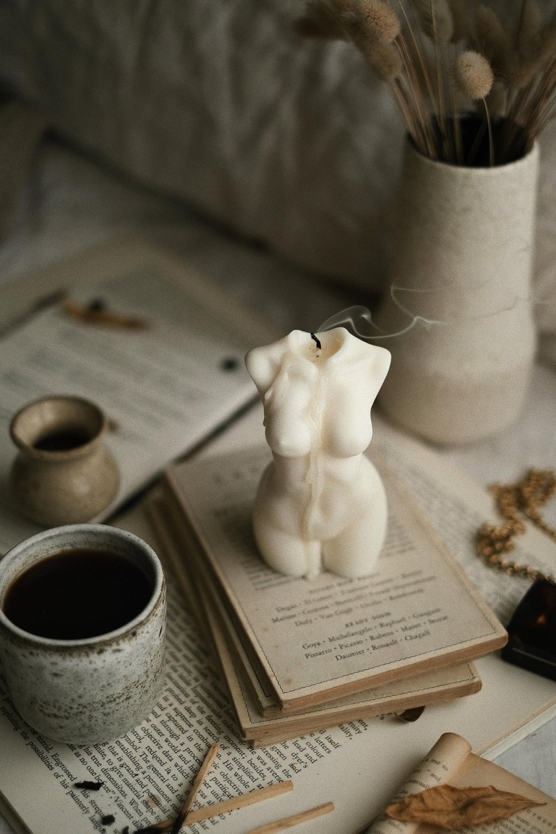 Scented Venus Body Candle White - Joe’s Haven