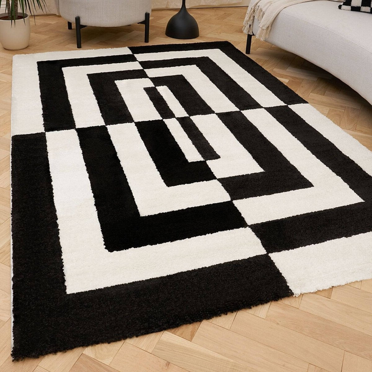 Joli Geometric Black & White Rug - Joe’s Haven