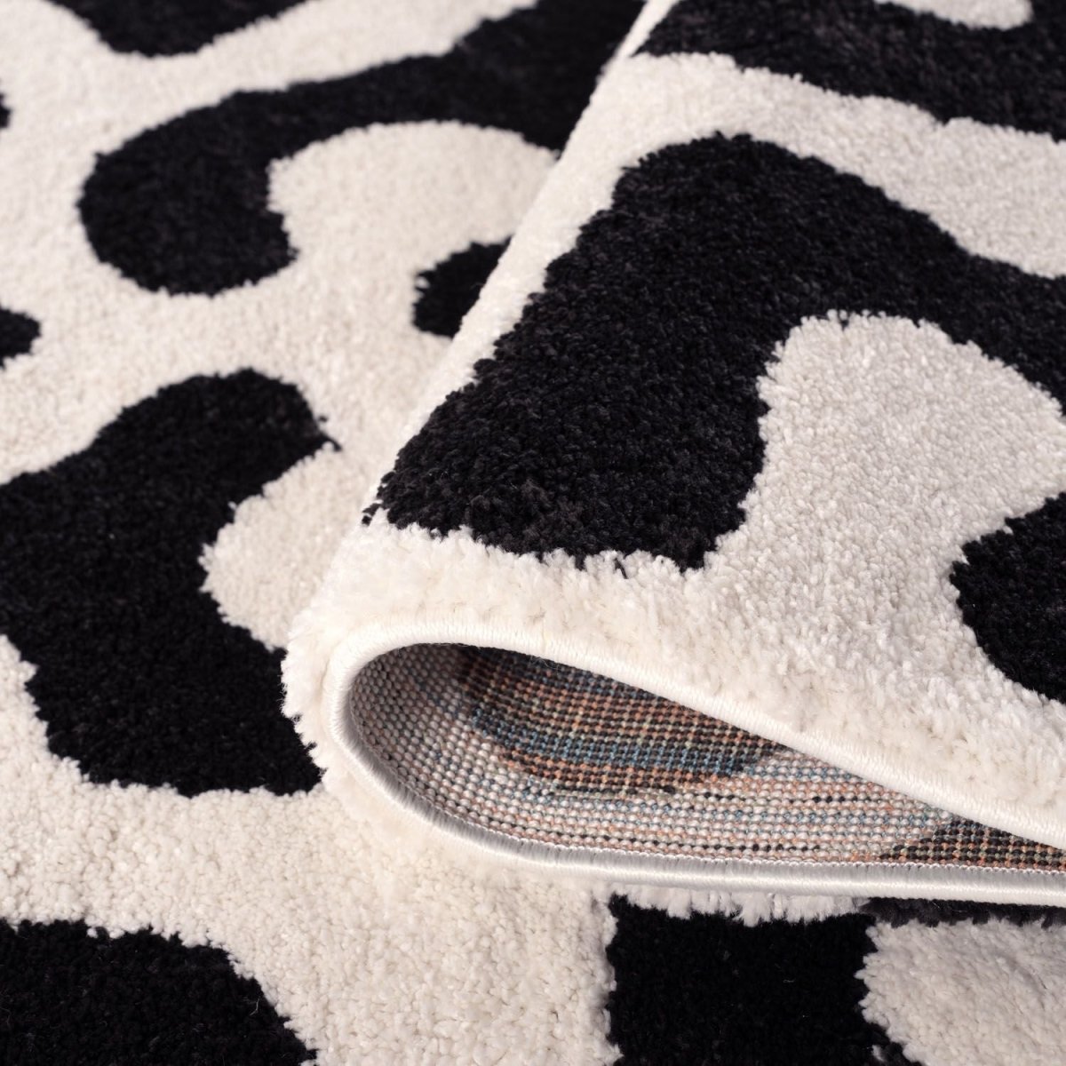 Joli Doodle Black & White Rug - Joe’s Haven