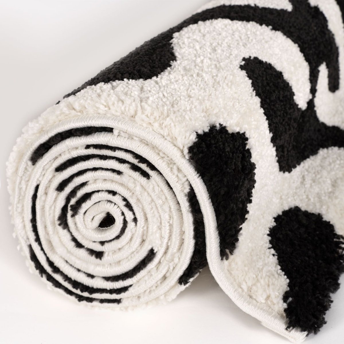 Joli Doodle Black & White Rug - Joe’s Haven