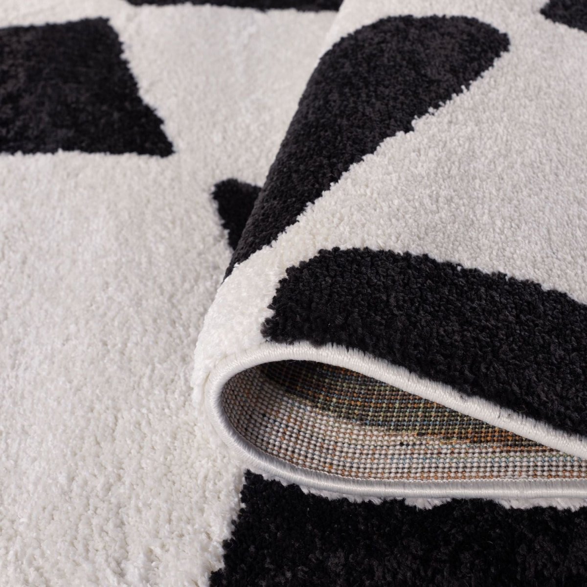 Joli Checkered Black & White Rug - Joe’s Haven