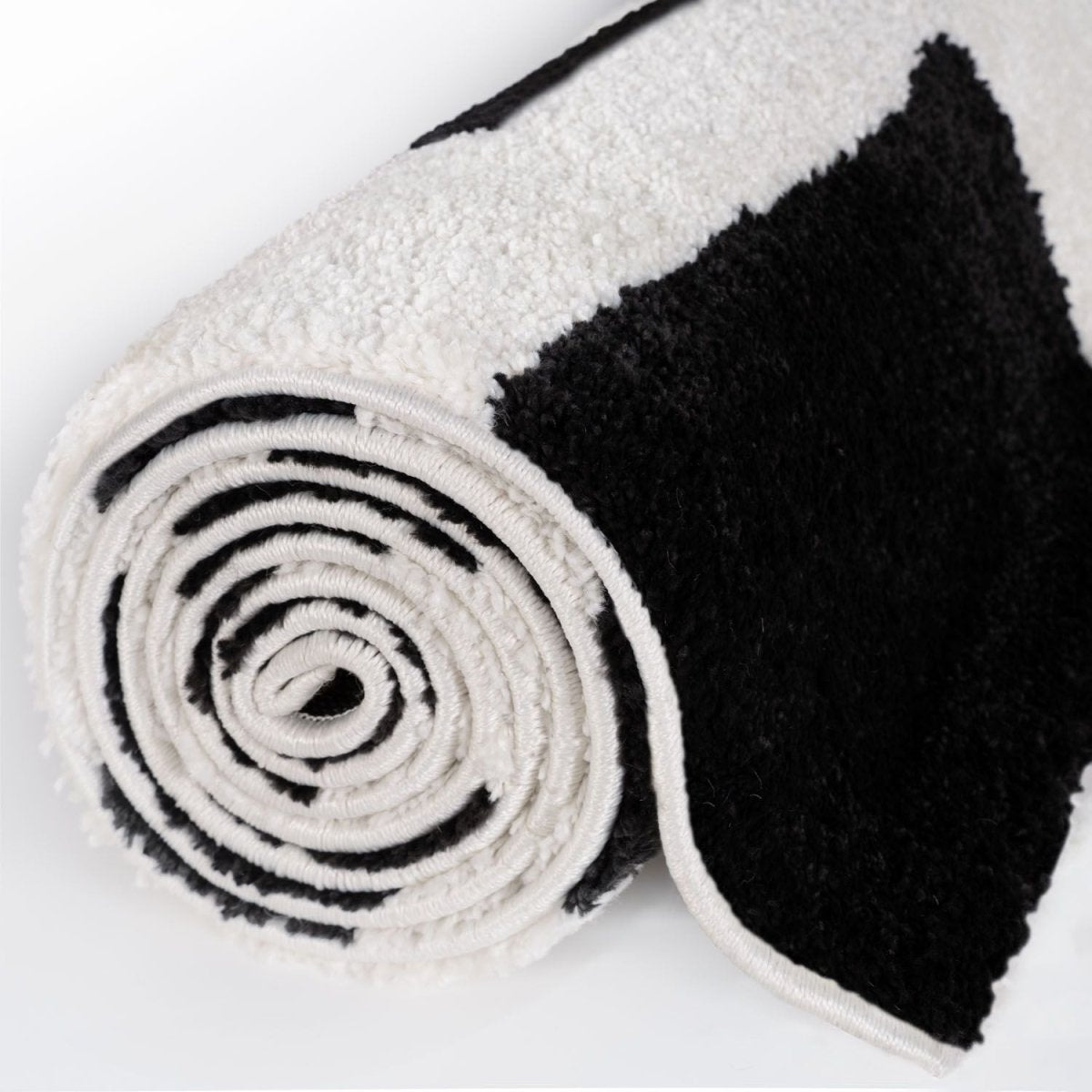 Joli Checkered Black & White Rug - Joe’s Haven