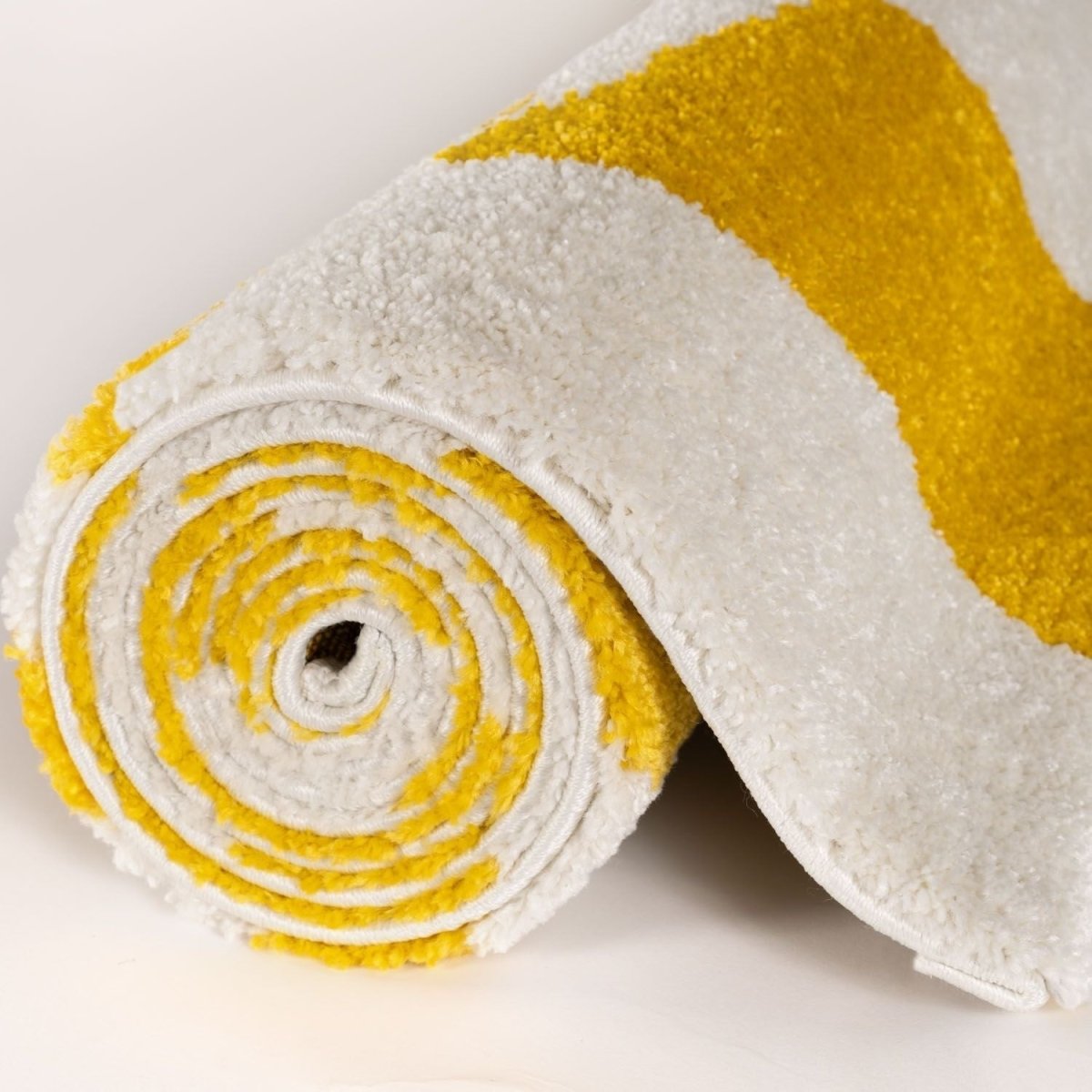 Joli Checkered Yellow & White Rug - Joe’s Haven