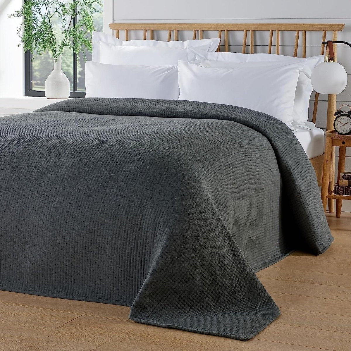 OLIVIA ROCCO Hotel Collection Quilted Bedspread 240x260 cm White and Grey 100% Sustainable Cotton Super Soft Easy - Care Home Essential - Joe’s Haven