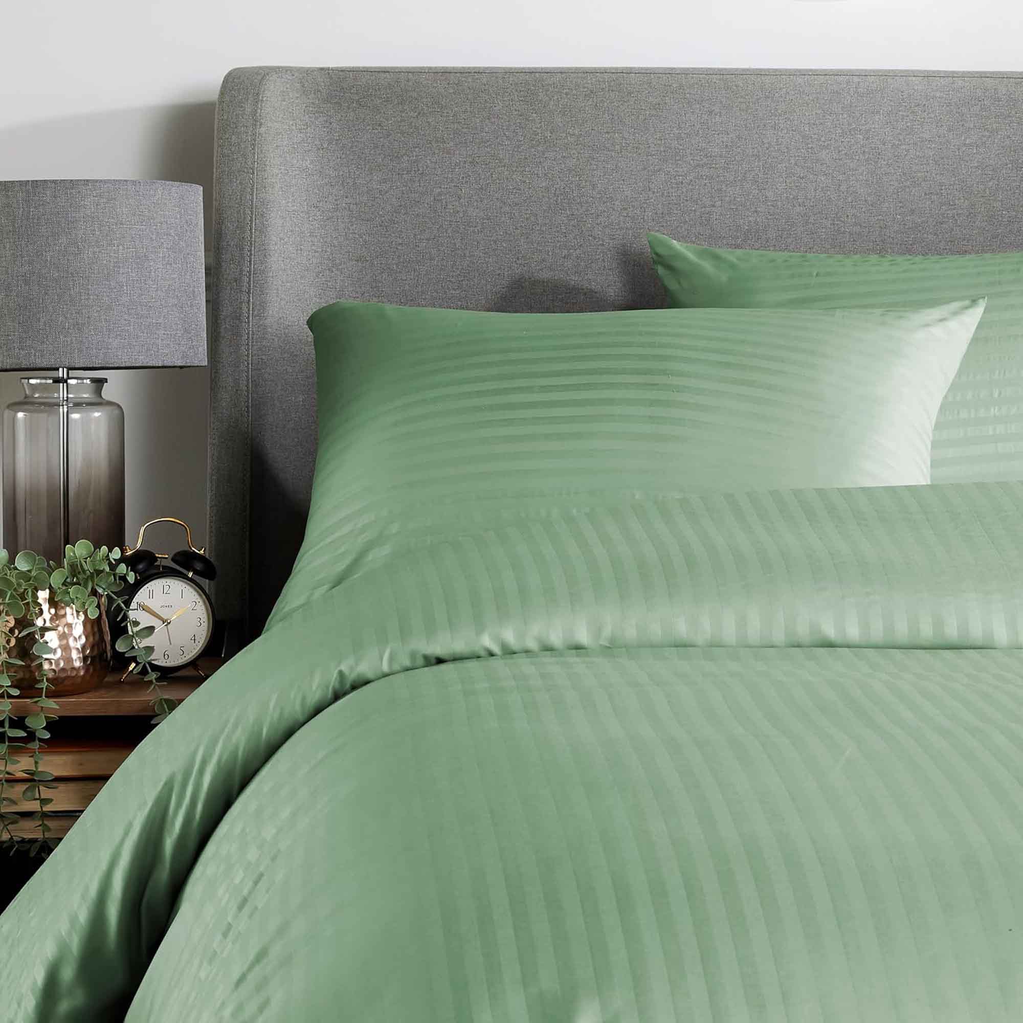 OLIVIA ROCCO Mayfair Stripe Satin Reversible Duvet Cover Set With Comforter Multiple - Joe’s Haven