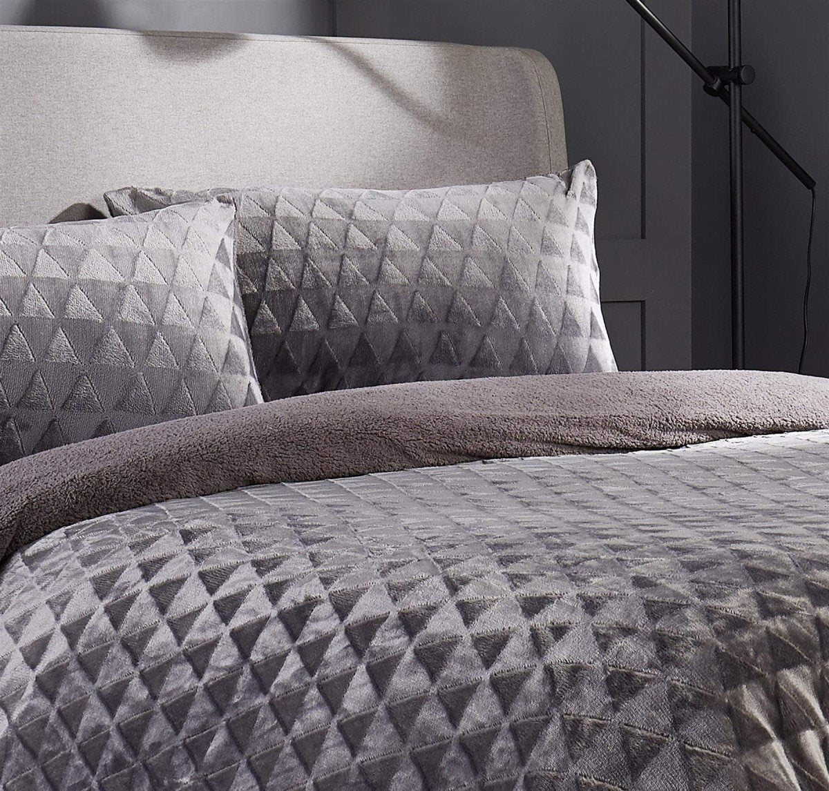 OLIVIA ROCCO Geometric Reversible Teddy Bear Faux Fur Duvet Set Ultra Soft Bedding - Joe’s Haven