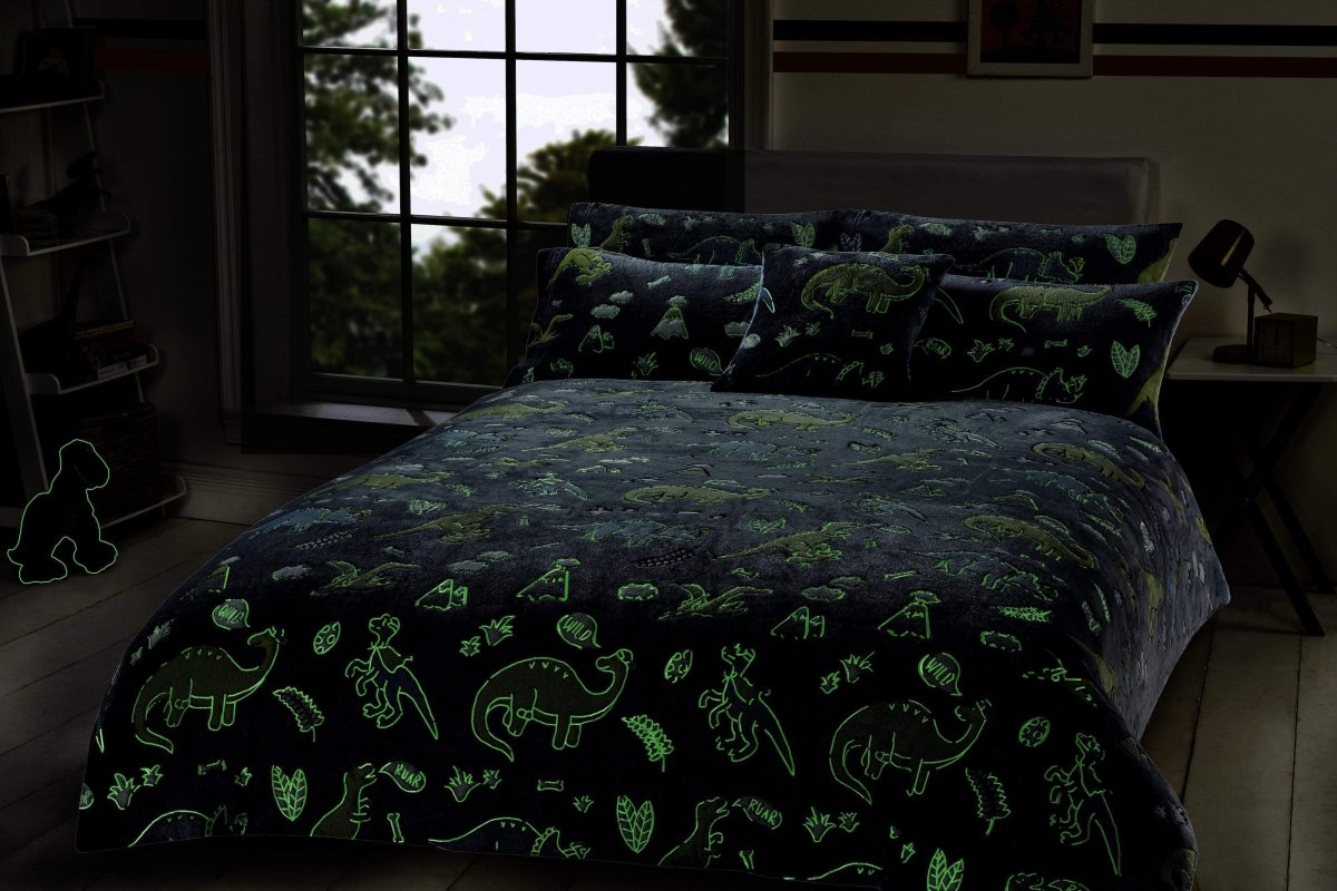 OLIVIA ROCCO Dinosaur Glow In The Dark Teddy Fleece Duvet Set With Bed Throw And Cushion - Joe’s Haven