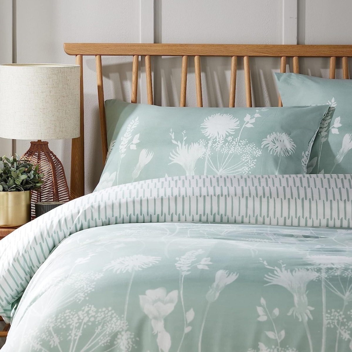 OLIVIA ROCCO Duvet Cover Set Meadow Sage Green Printed Reversible Quilted Easy Care - Joe’s Haven