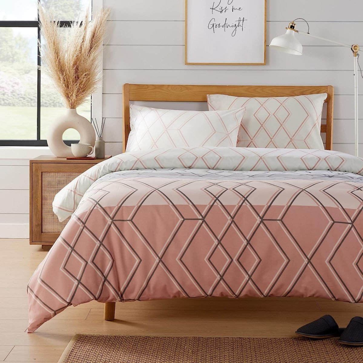 OLIVIA ROCCO Havanna Geo Reversible Luxury Cotton Blend Duvet Cover Set With Pillowcases - Joe’s Haven