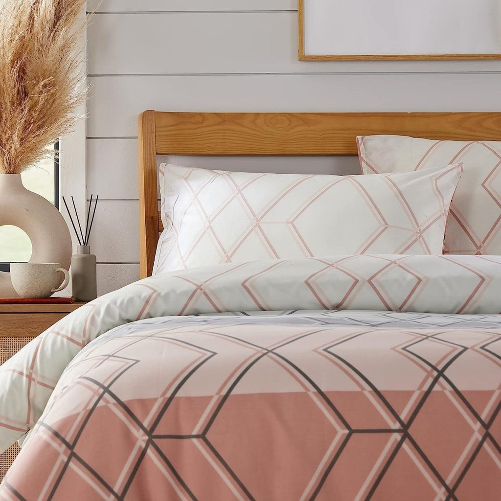 OLIVIA ROCCO Havanna Geo Reversible Luxury Cotton Blend Duvet Cover Set With Pillowcases - Joe’s Haven