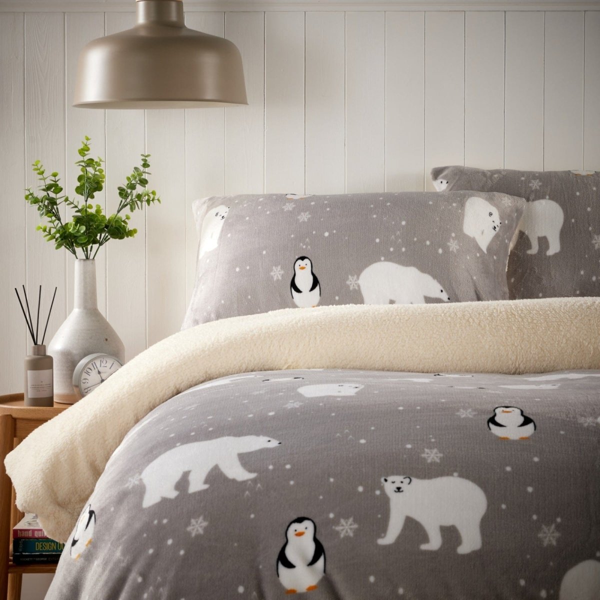 OLIVIA ROCCO Polar Bear And Penguin Teddy Fleece Duvet Set With Reversible Sherpa Fur - Joe’s Haven