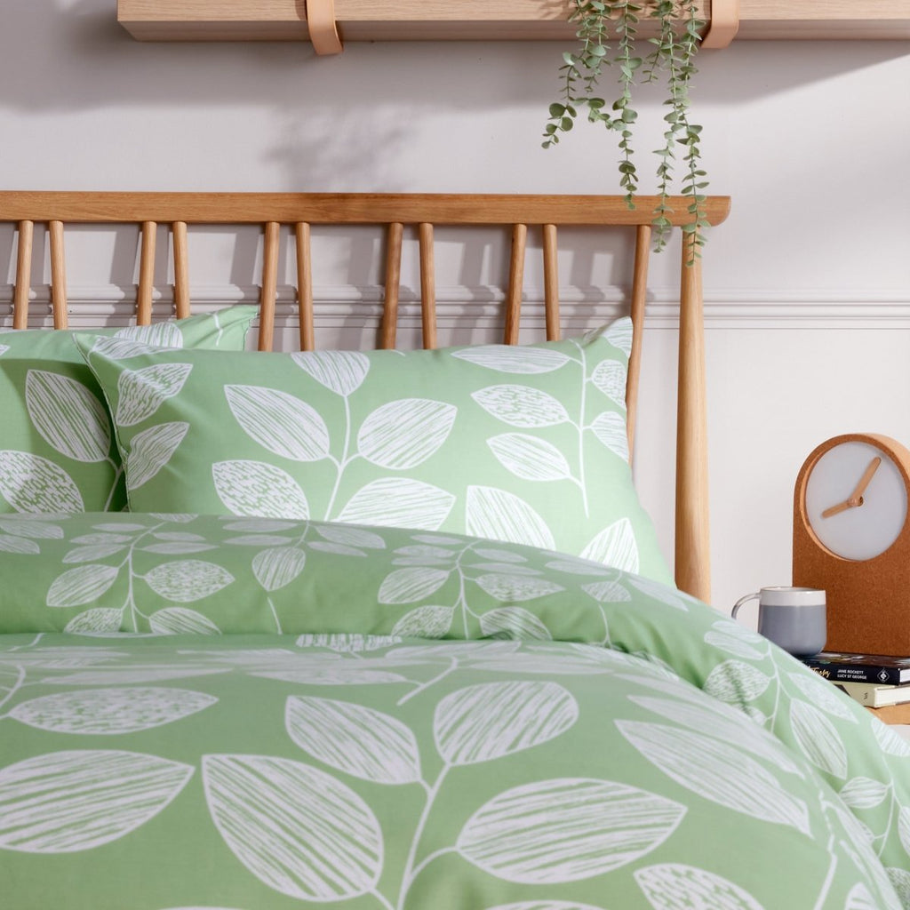 OLIVIA ROCCO Leaf Print Reversible Cotton Rich Duvet Cover Set With Pillowcases Black Bedroom Refresh Easy - Care Comfort - Joe’s Haven