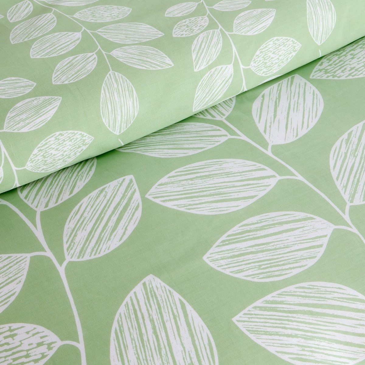OLIVIA ROCCO Leaf Print Reversible Cotton Rich Duvet Cover Set With Pillowcases Black Bedroom Refresh Easy - Care Comfort - Joe’s Haven