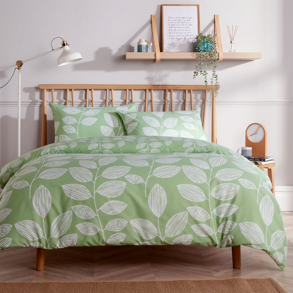 OLIVIA ROCCO Leaf Print Reversible Cotton Rich Duvet Cover Set With Pillowcases Black Bedroom Refresh Easy - Care Comfort - Joe’s Haven
