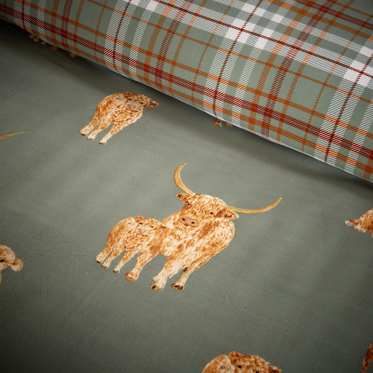 OLIVIA ROCCO Highland Cow Super Soft Flannel Duvet Cover Set With Pillowcases Warm Cosy - Joe’s Haven
