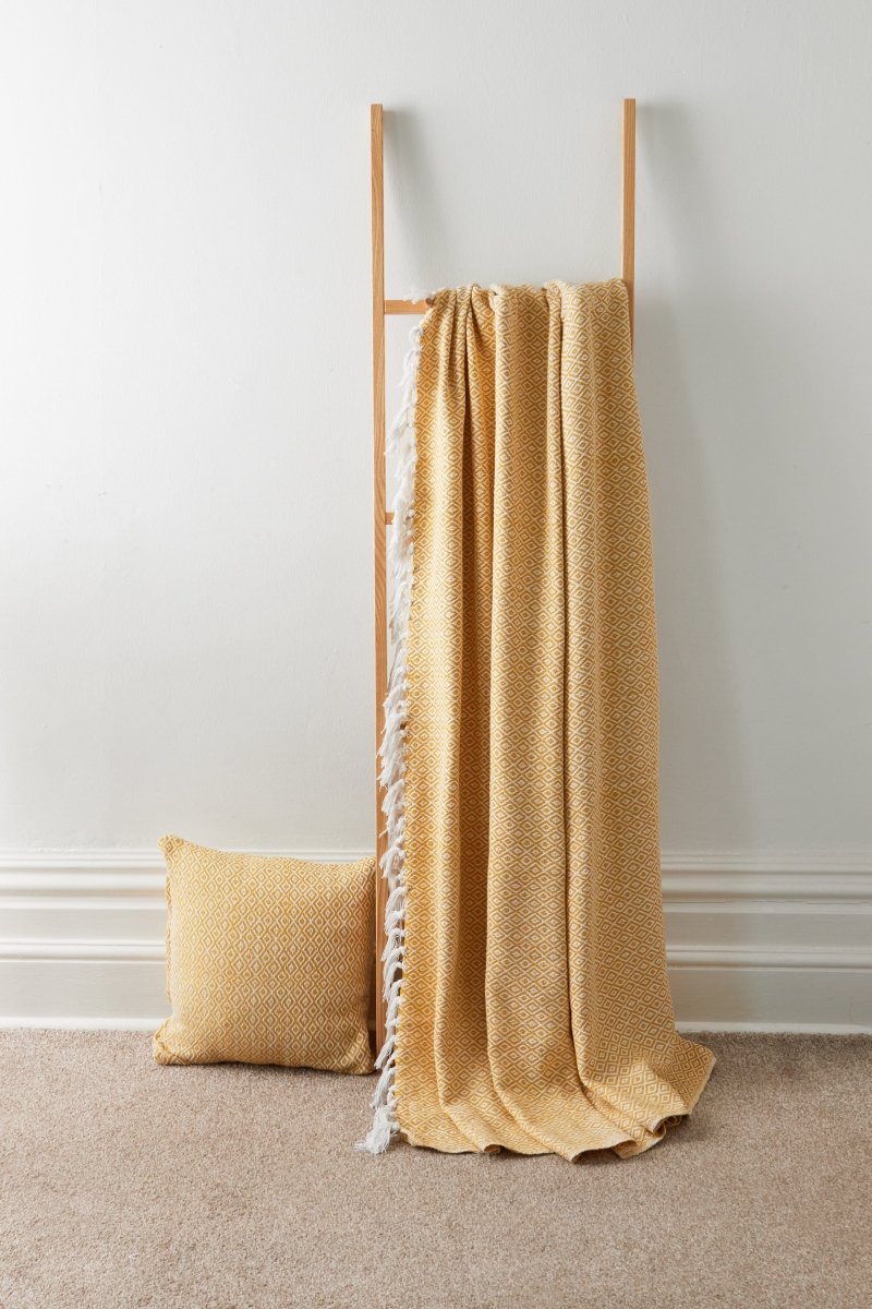 OLIVIA ROCCO Regal Handwoven Pure Cotton Throw Blanket Diamond Geometric Pattern - Joe’s Haven