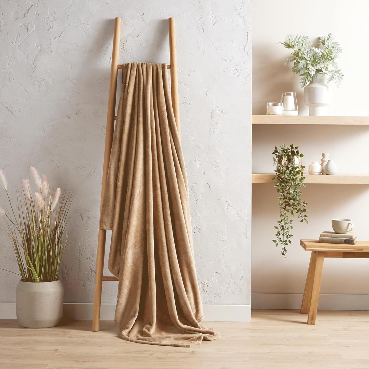 OLIVIA ROCCO Flannel Ultra Soft Fleece Throw Blanket Lightweight All Season For Bed Sofa - Joe’s Haven