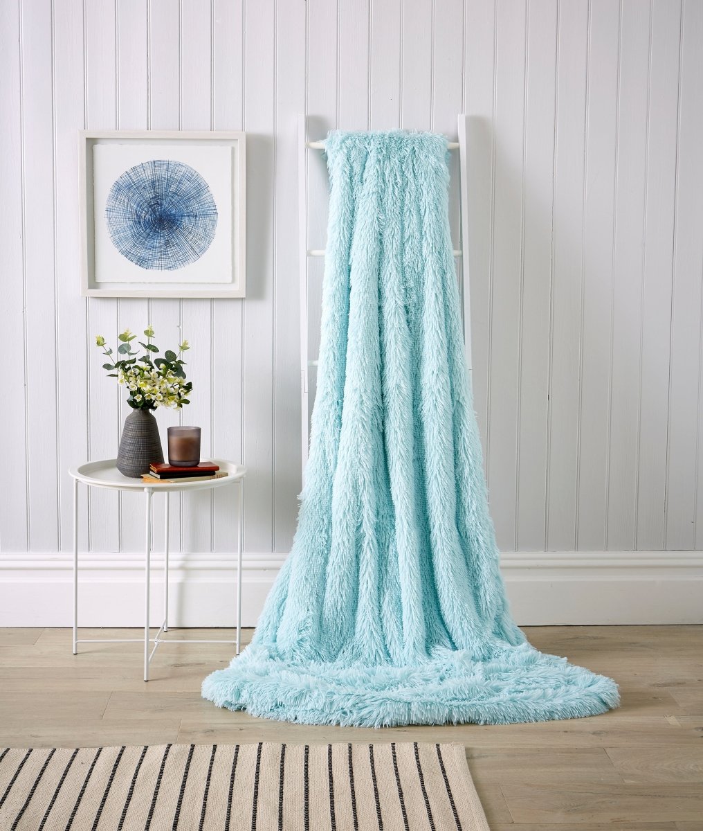 OLIVIA ROCCO Oversized Chunky Soft Fleece Blanket Fluffy Faux Fur Throw For Sofa And Bed - Joe’s Haven