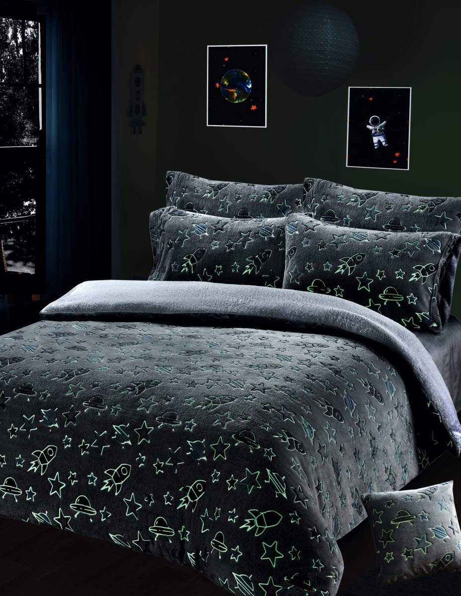 Outer Space Glow In The Dark Astronaut and Rocket Teddy Fleece Duvet Set - Joe’s Haven