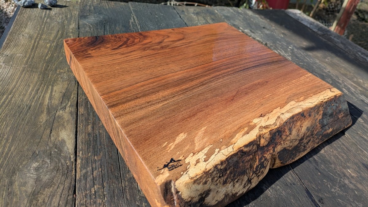 English Walnut 40cm x 35cm - Joe’s Haven