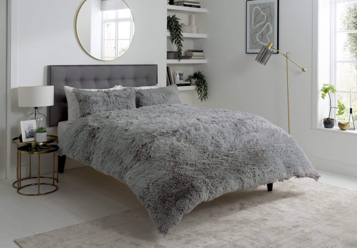 Snuggle & Cuddle Faux Fur Duvet Set - Joe’s Haven