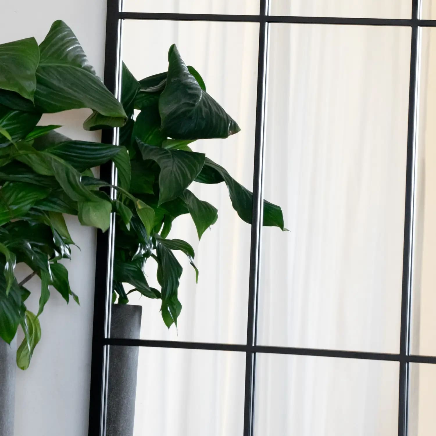 Tomi - Full Length Black Metal Arched Lattice Window Mirror - 180cm x 105cm. - Joe’s Haven